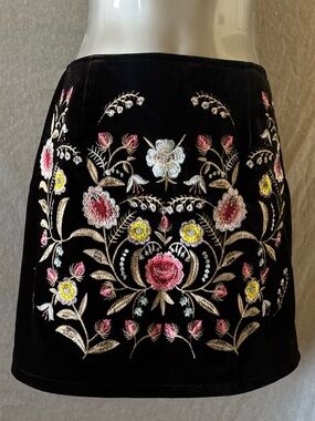 Black Velvet Embroidered Floral Mini Skirt ELLI WHITE
